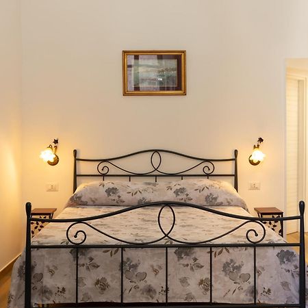 B&B Palazzo Sersale Napoli Zewnętrze zdjęcie
