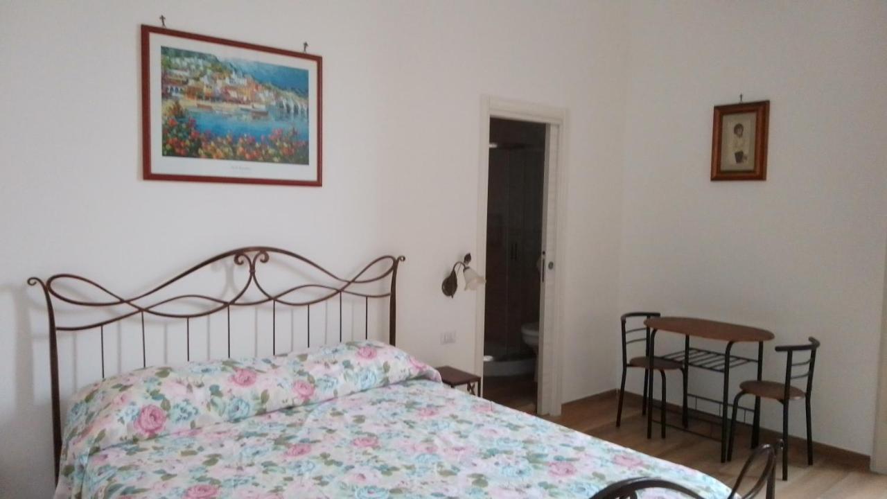 B&B Palazzo Sersale Napoli Zewnętrze zdjęcie