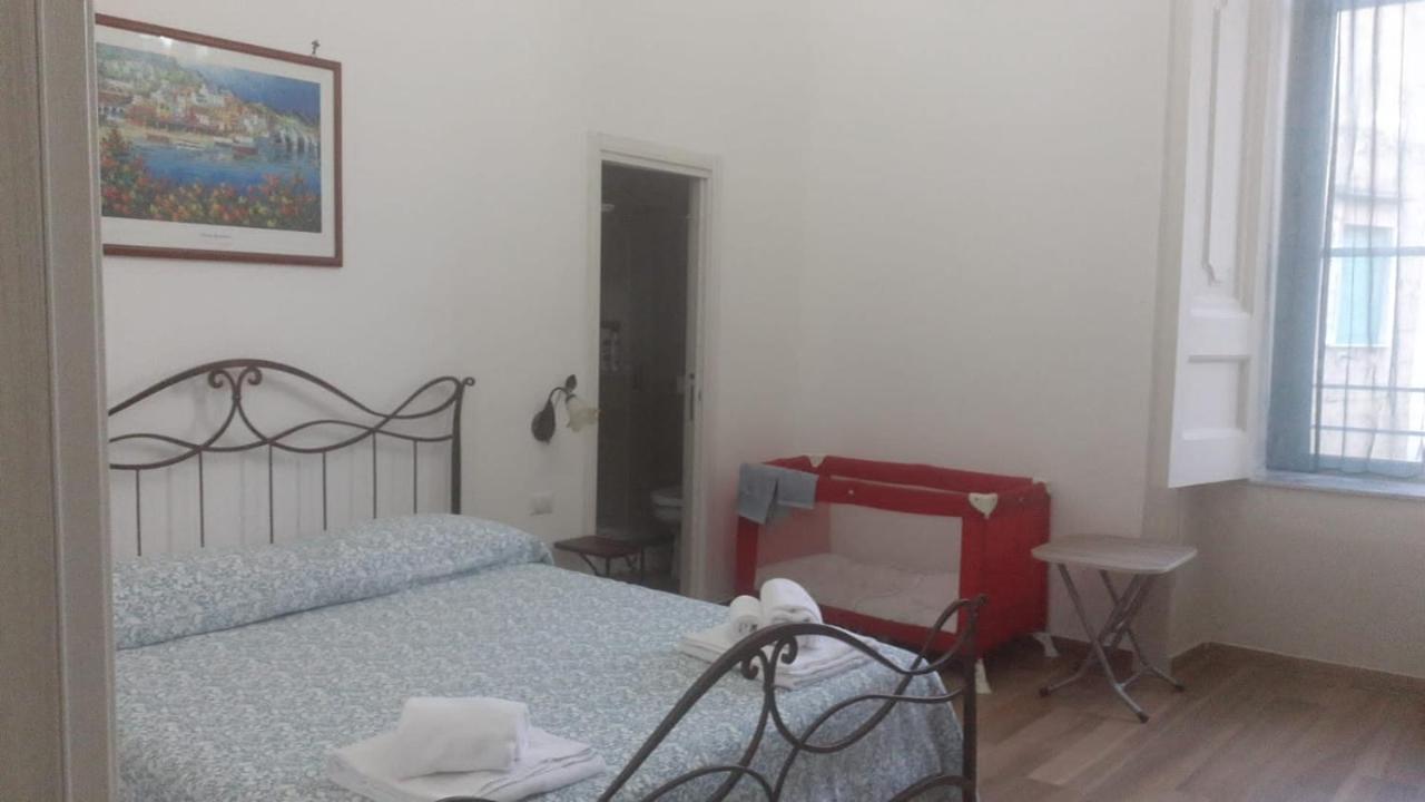 B&B Palazzo Sersale Napoli Zewnętrze zdjęcie