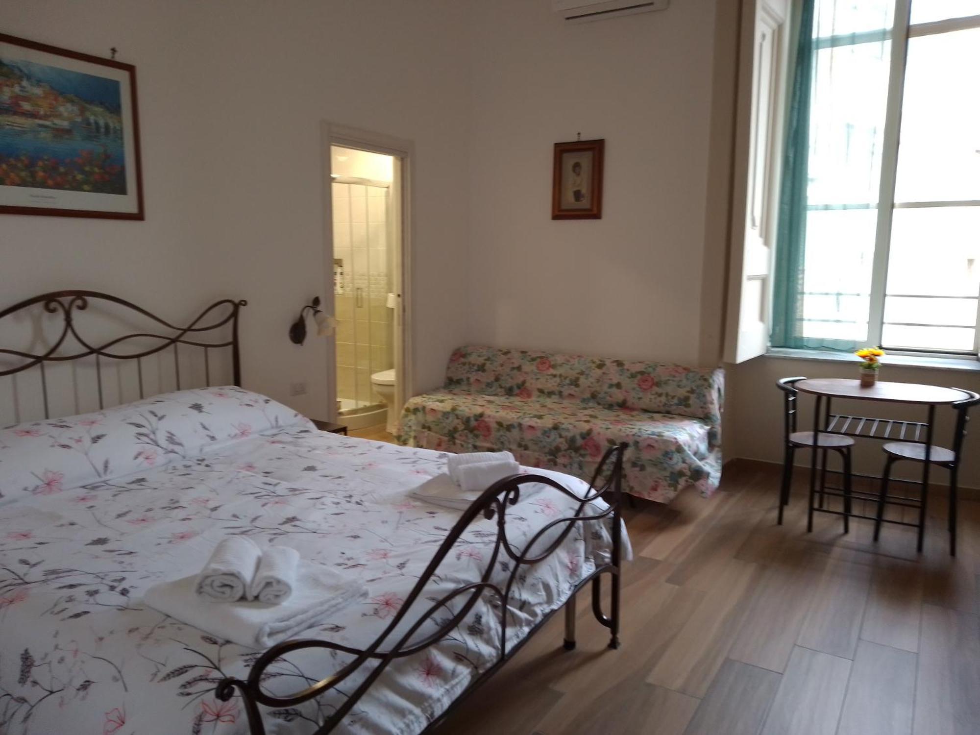 B&B Palazzo Sersale Napoli Zewnętrze zdjęcie