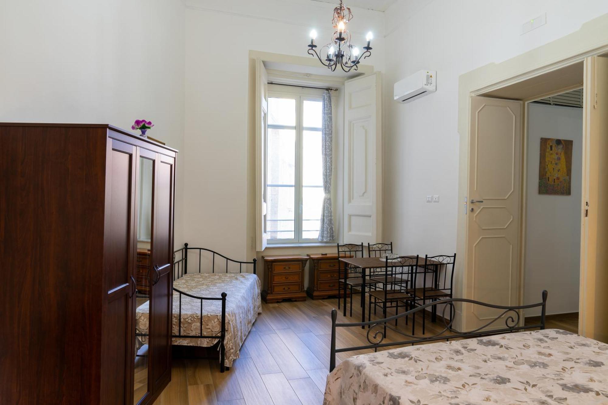 B&B Palazzo Sersale Napoli Zewnętrze zdjęcie