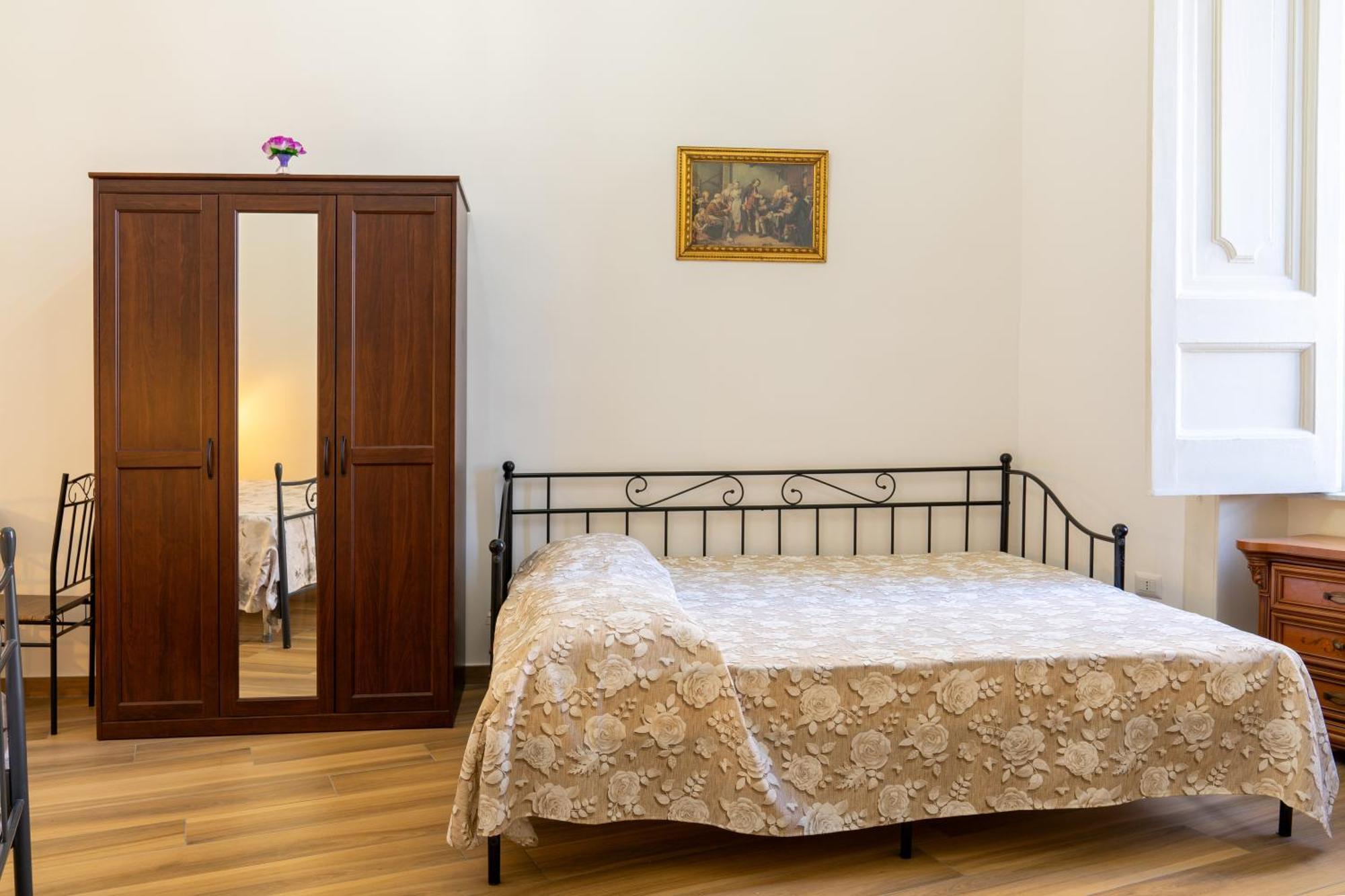 B&B Palazzo Sersale Napoli Zewnętrze zdjęcie