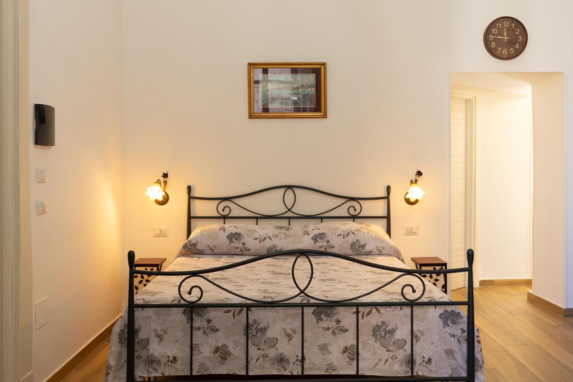 B&B Palazzo Sersale Napoli Zewnętrze zdjęcie