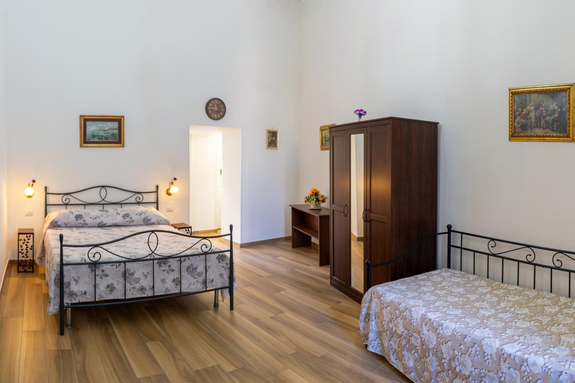 B&B Palazzo Sersale Napoli Zewnętrze zdjęcie