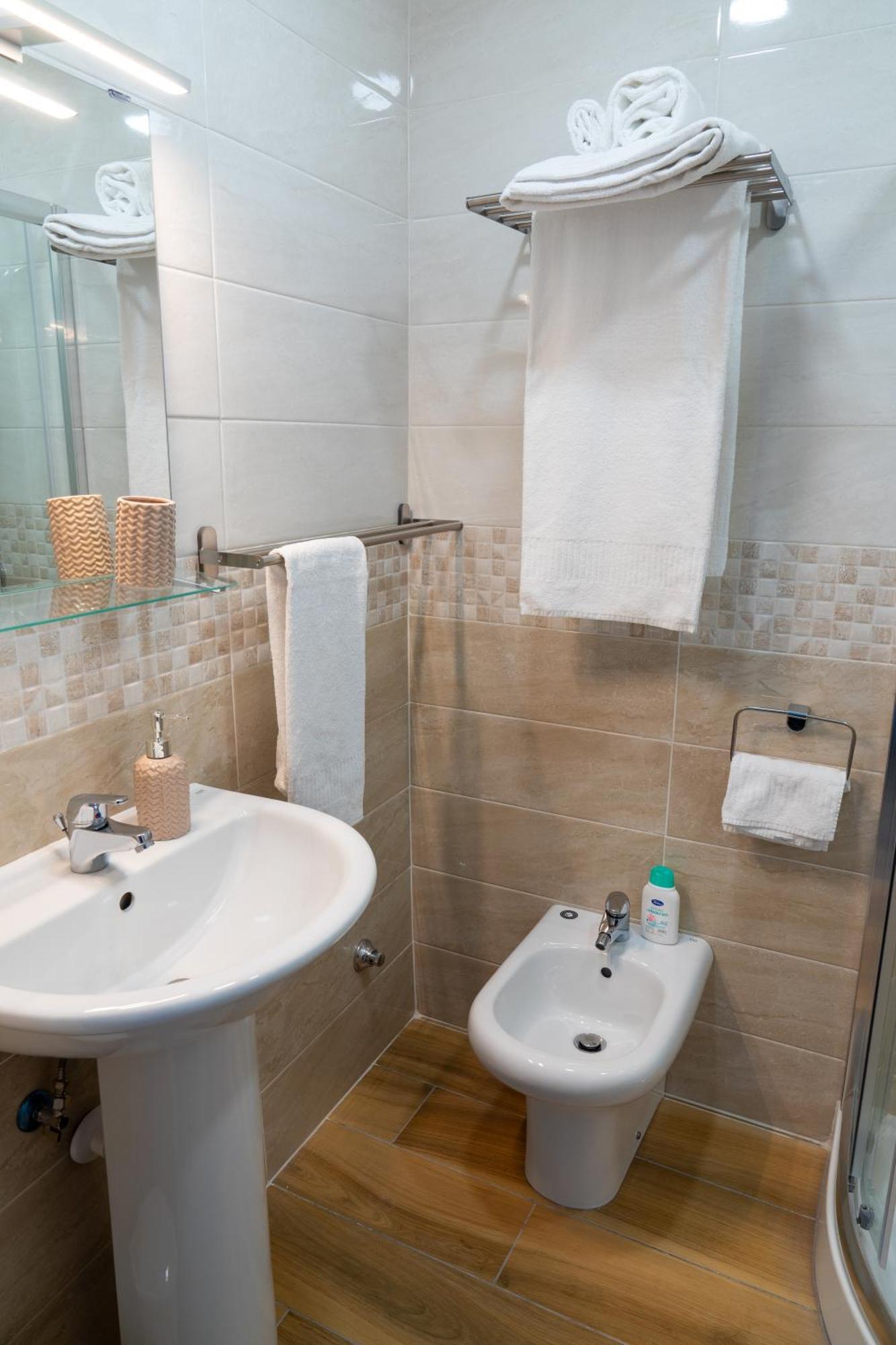 B&B Palazzo Sersale Napoli Zewnętrze zdjęcie